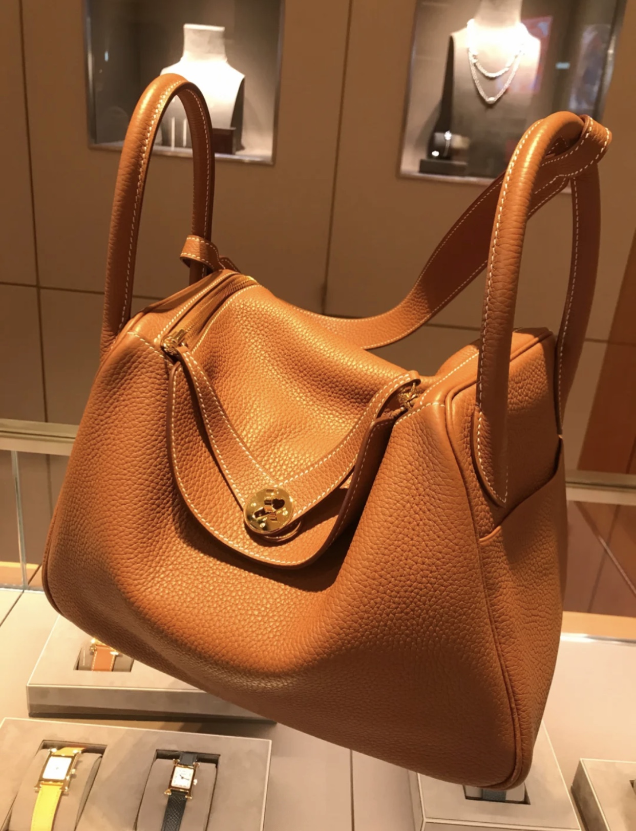 香港愛馬仕琳迪包官網價格 Hermes Lindy 30cm bag CK37 金棕色 Gold TC牛皮