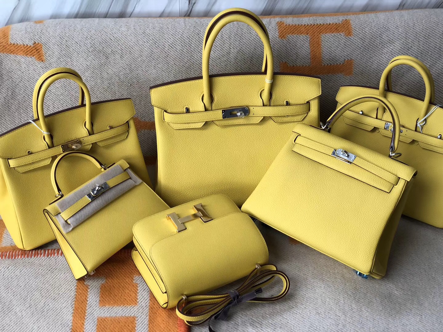 臺中市愛馬仕鉑金包 Hermes Birkin 25 30大小對比圖片 9O那不勒斯黃