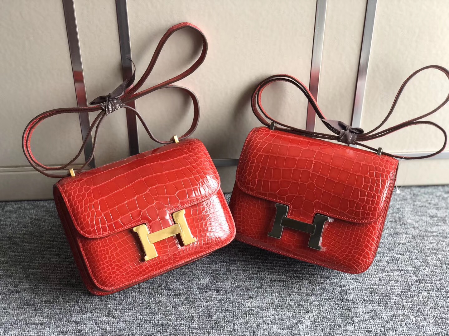 Hermes Constance 19cm 亮面方塊 美洲鱷 CK95法拉利紅 Braise 金扣 銀扣