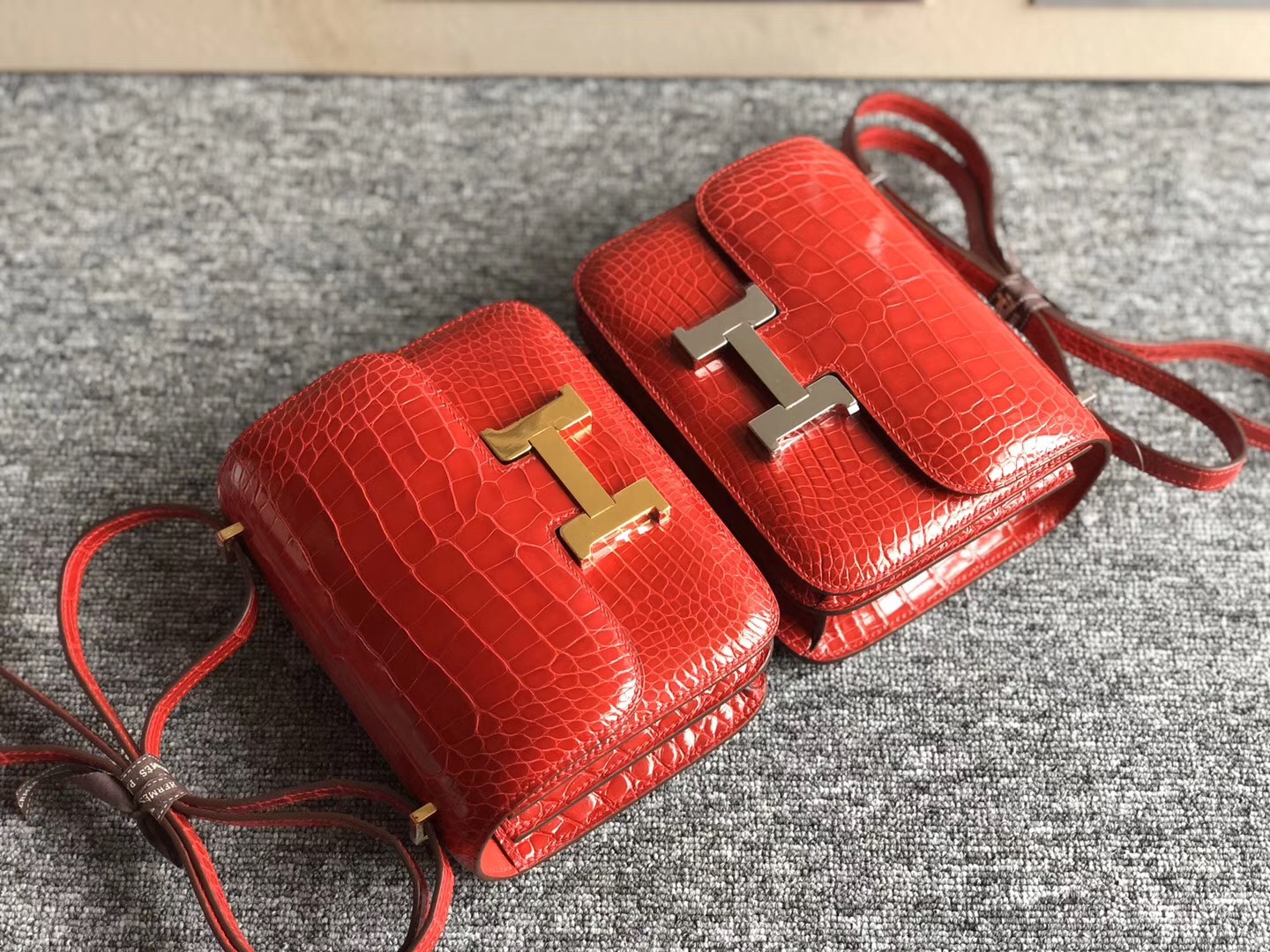 Hermes Constance 19cm 亮面方塊 美洲鱷 CK95法拉利紅 Braise 金扣 銀扣