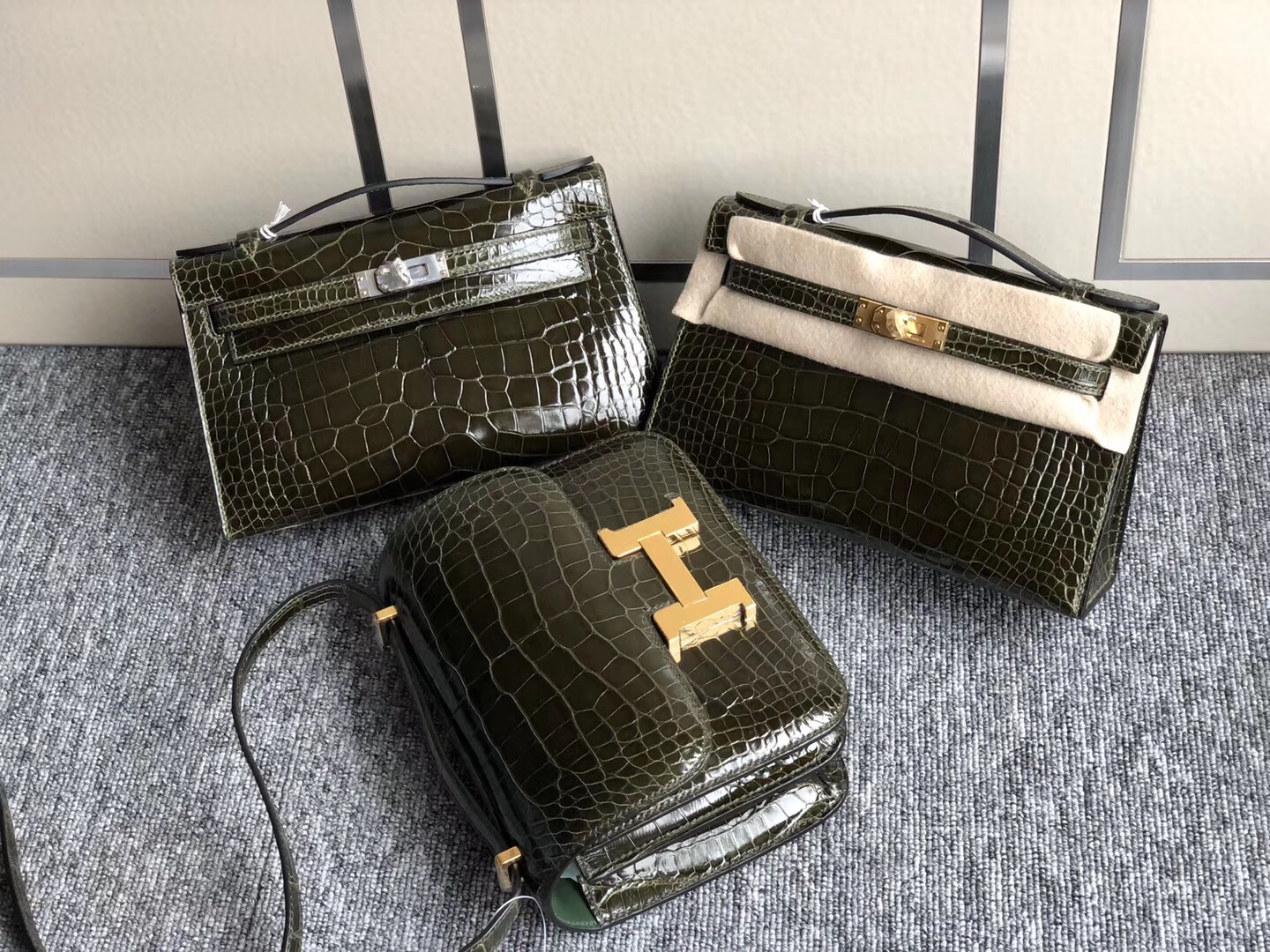 Hermes Constance 19cm MiniKelly pochette 22cm 尺寸大小對比圖片