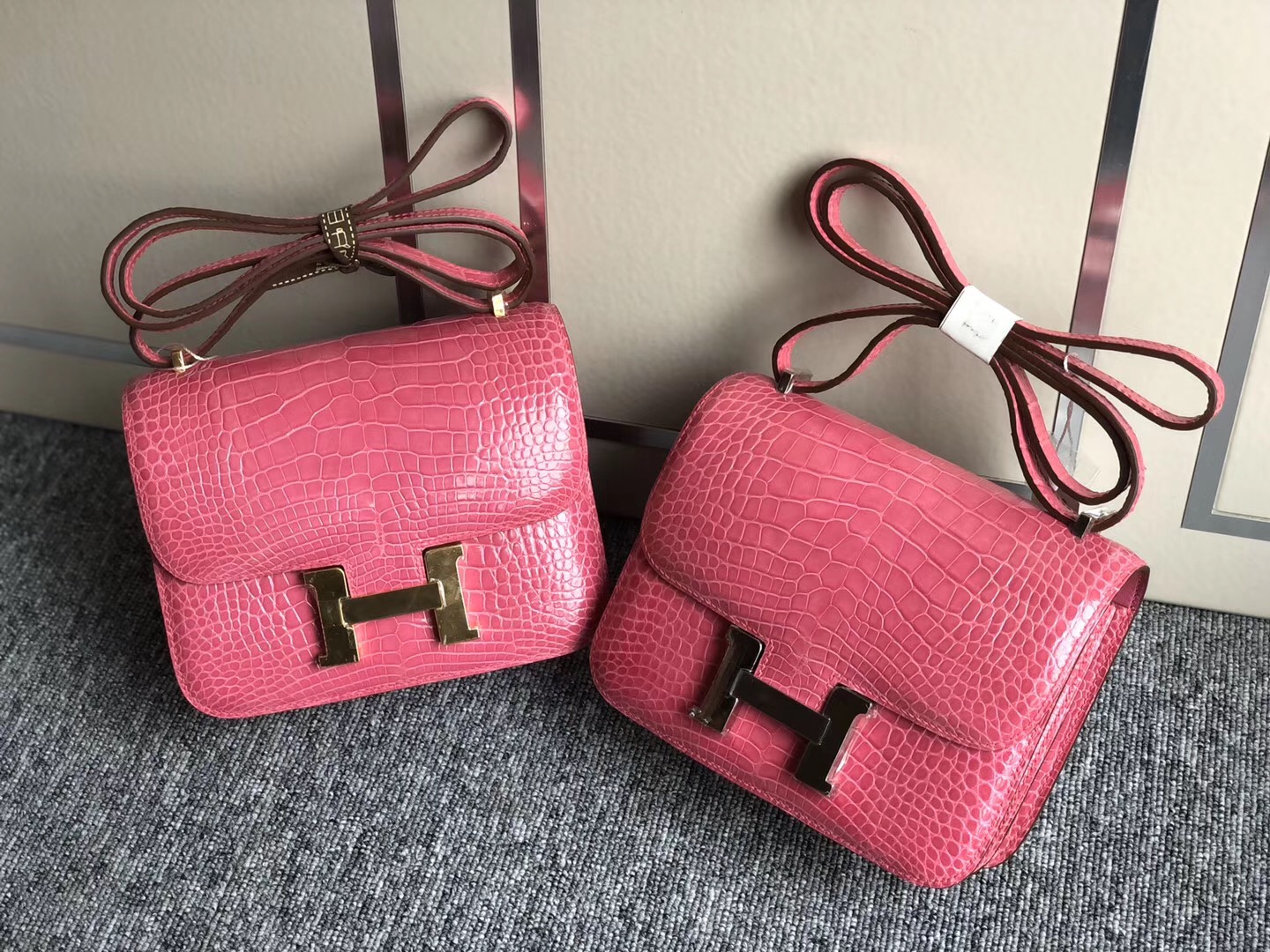 USA Hermes Constance 19cm T5蜜桃粉 亮面方塊美洲鱷