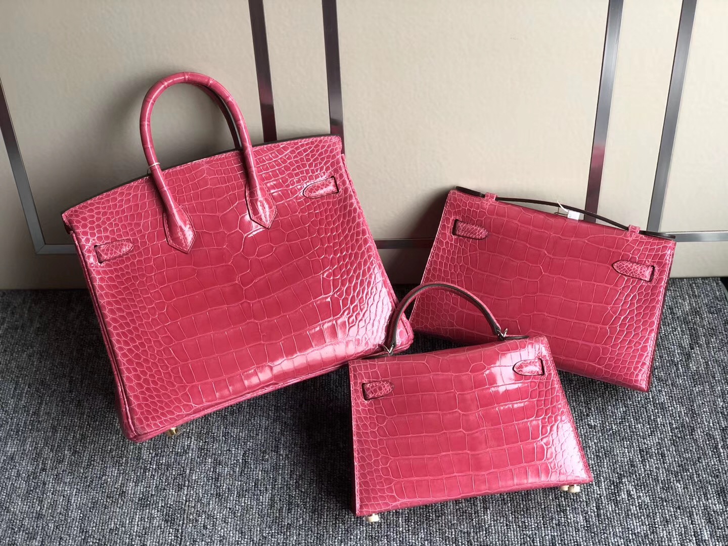 臺灣臺中市 愛馬仕專賣店 Hermes Birkin 25cm 美洲鱷 5J桃粉色