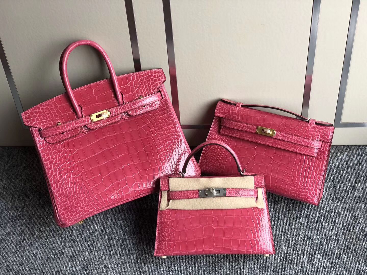 臺灣臺中市 愛馬仕專賣店 Hermes Birkin 25cm 美洲鱷 5J桃粉色