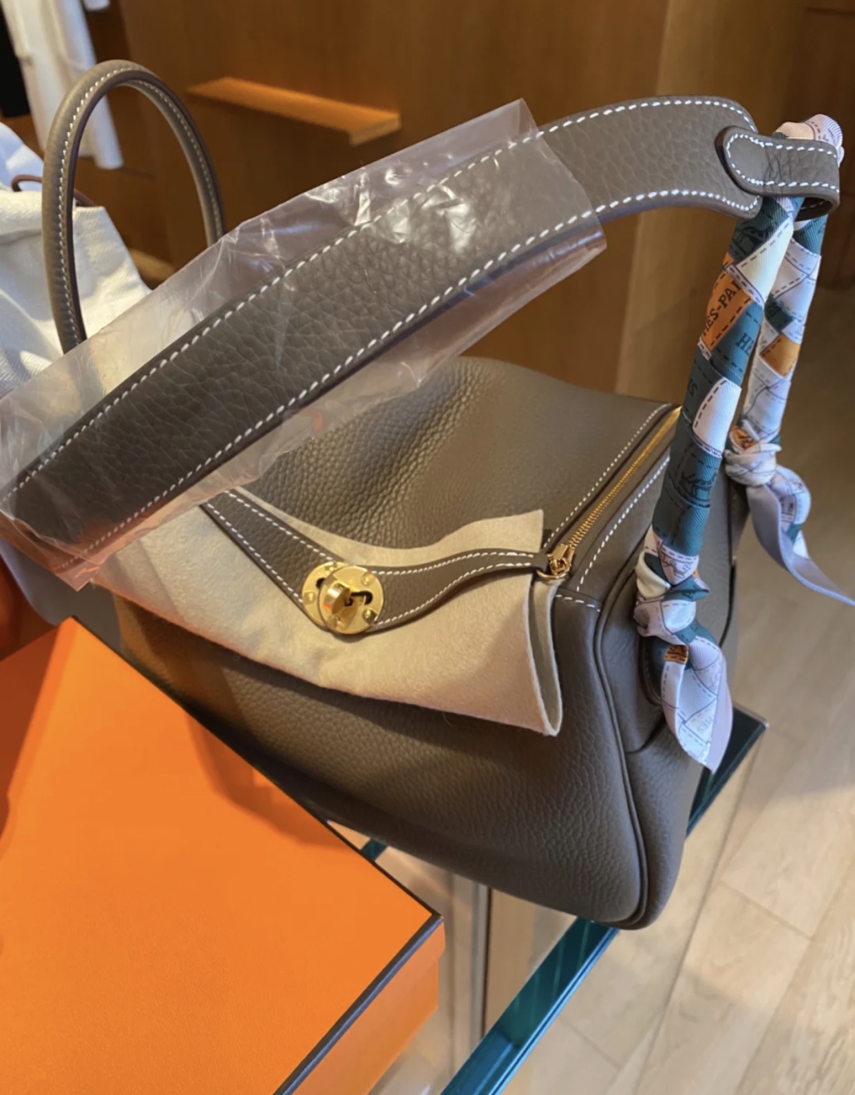 愛馬仕林迪包 香港專櫃購買實拍圖片及上身體效果圖 Hermes Lindy 26cm