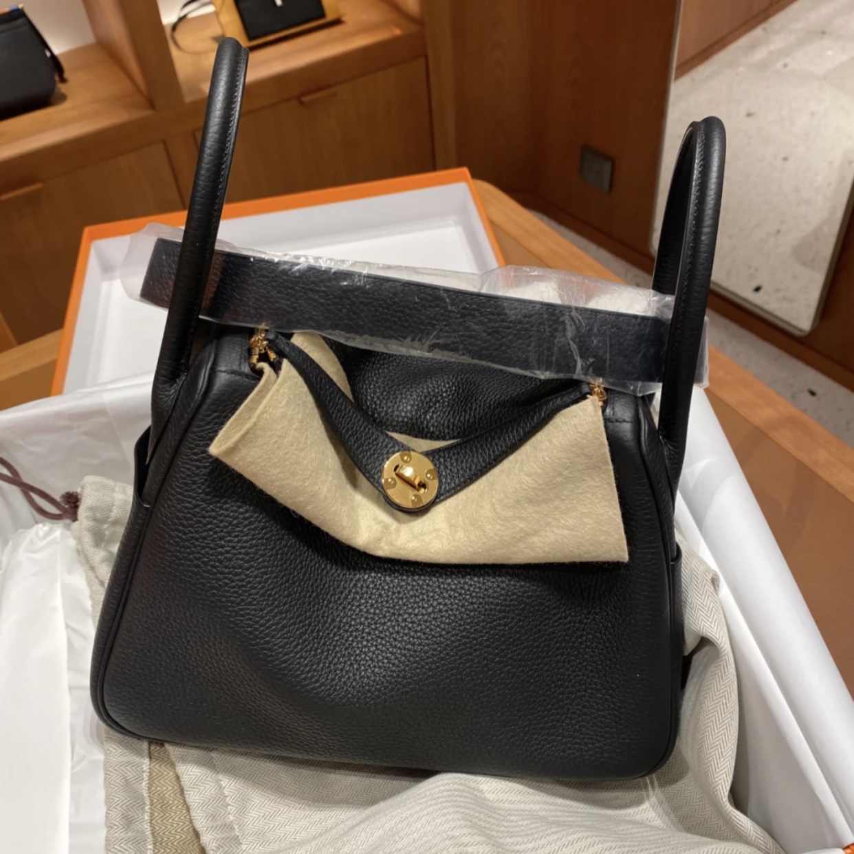 東京愛馬仕(銀座店)專櫃購物攻略 Hermes Lindy 26cm CK89 taurillon Clemence