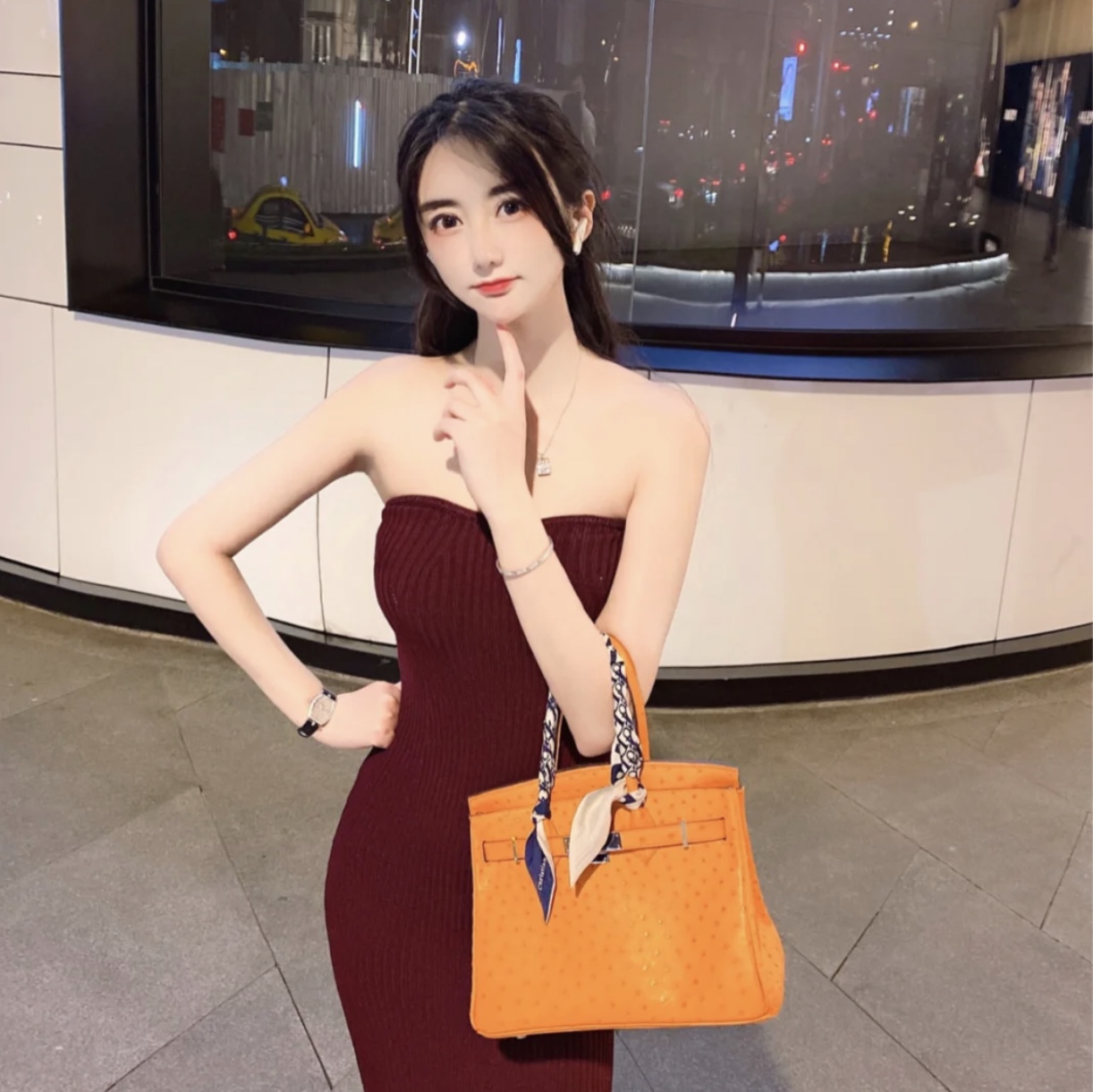 香港島中西區愛馬仕Hermes Birkin 30cm I9 Abricot 杏黃色 上身效果圖片