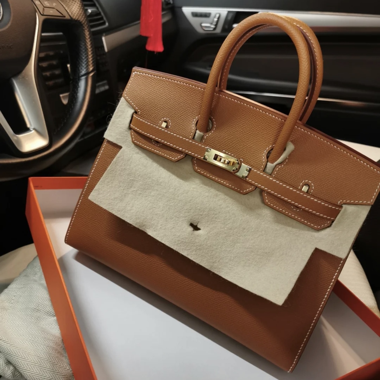 香港中西區 愛馬仕外縫鉑金包 Hermes Birkin 25cm ck37金棕色 gold