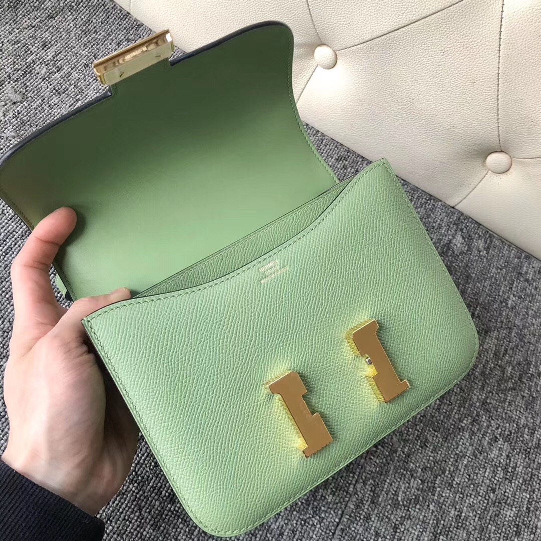 香港灣仔區 Hermes Constance 19cm New 3I牛油果綠 Vert Criquet 蟋蟀綠