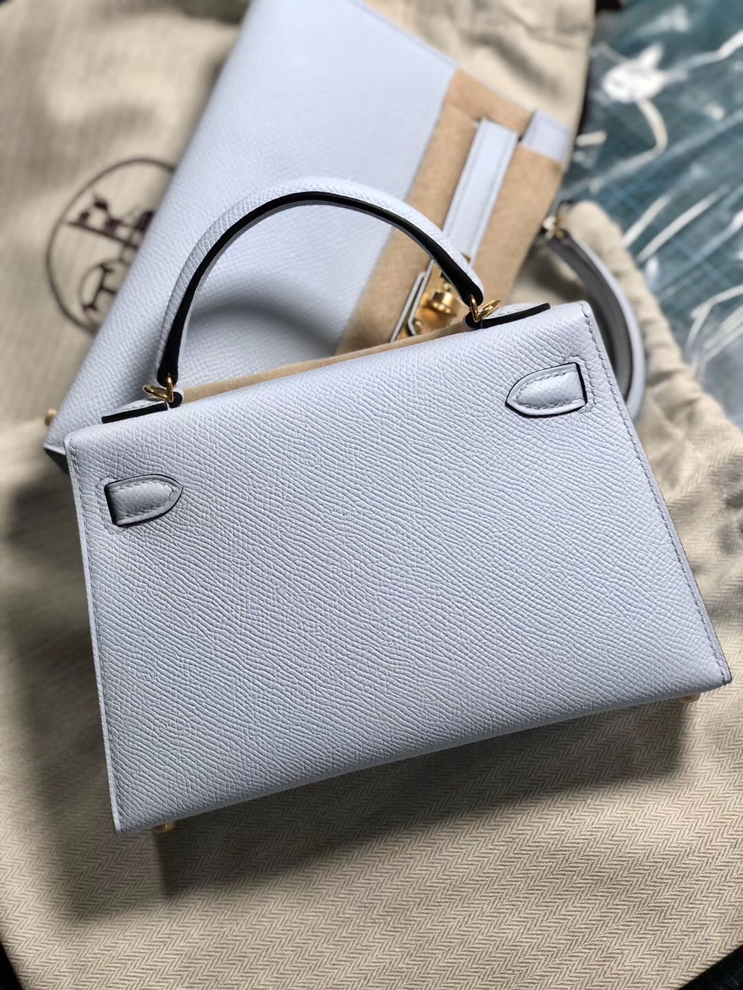 香港東區愛馬仕 Hermes kelly mini 二代 T0 Blue Brume 霧藍色 什麼價格