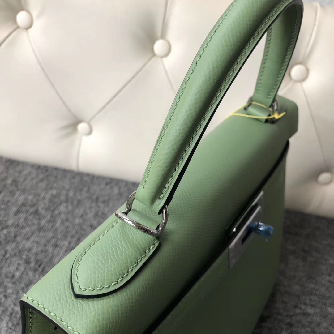 United Arab Emirates Hermes Kelly 28cm 3I牛油果綠 Vert Criquet 蟋蟀綠