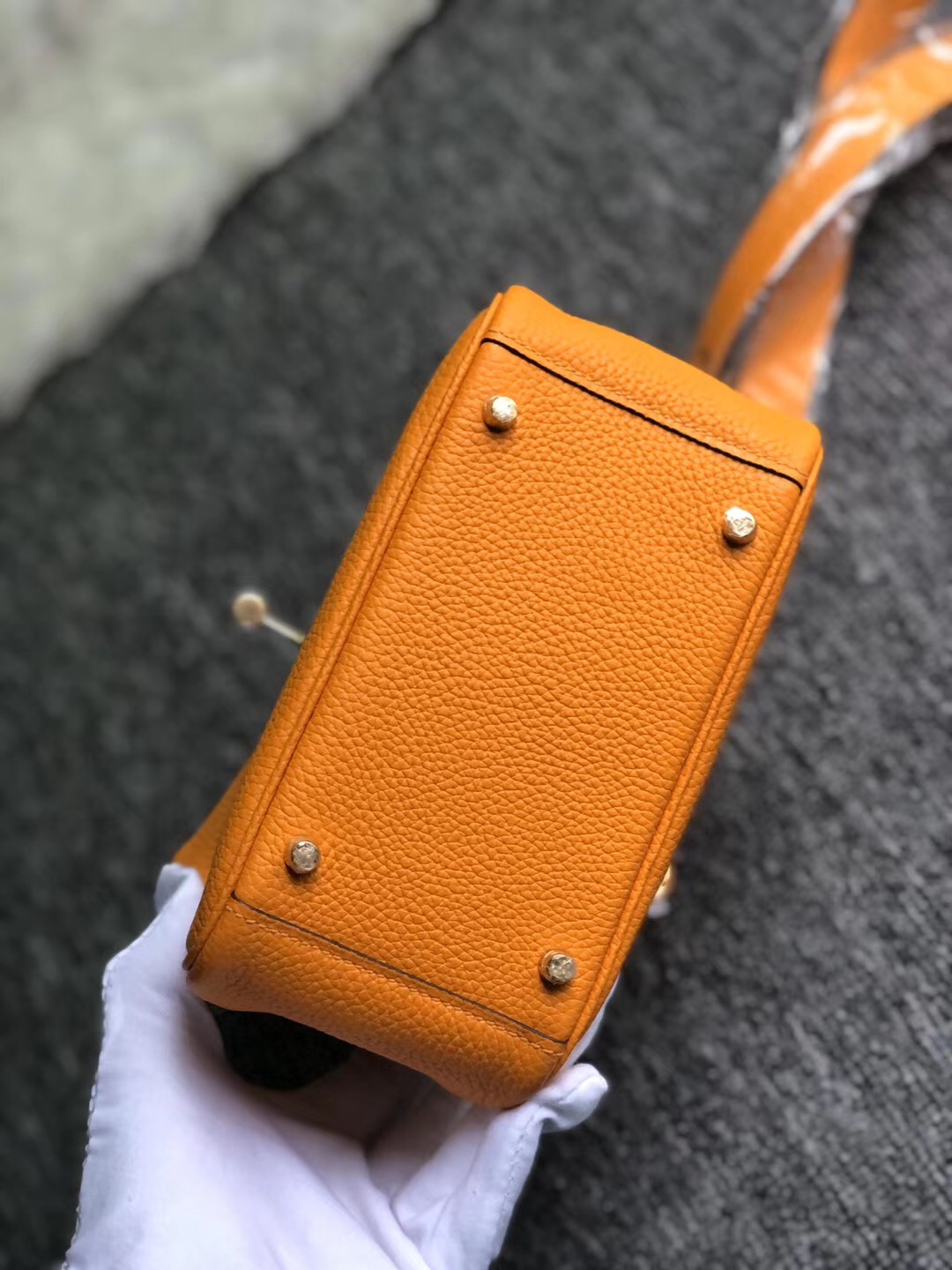 Hong Kong Hermes Mini Lindy 19cm taurillon Clemence i9 Apricot 杏黃色