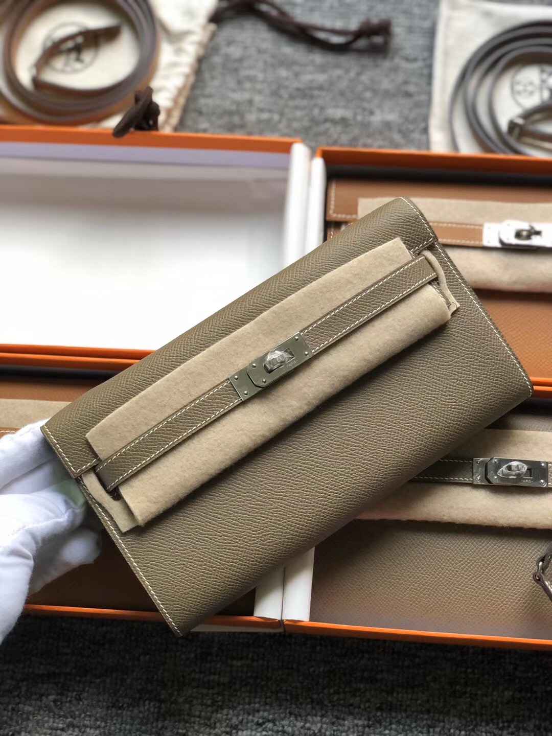 Hermes Portefeuille Kelly Classique To Go CK18 Etoupe 大象灰