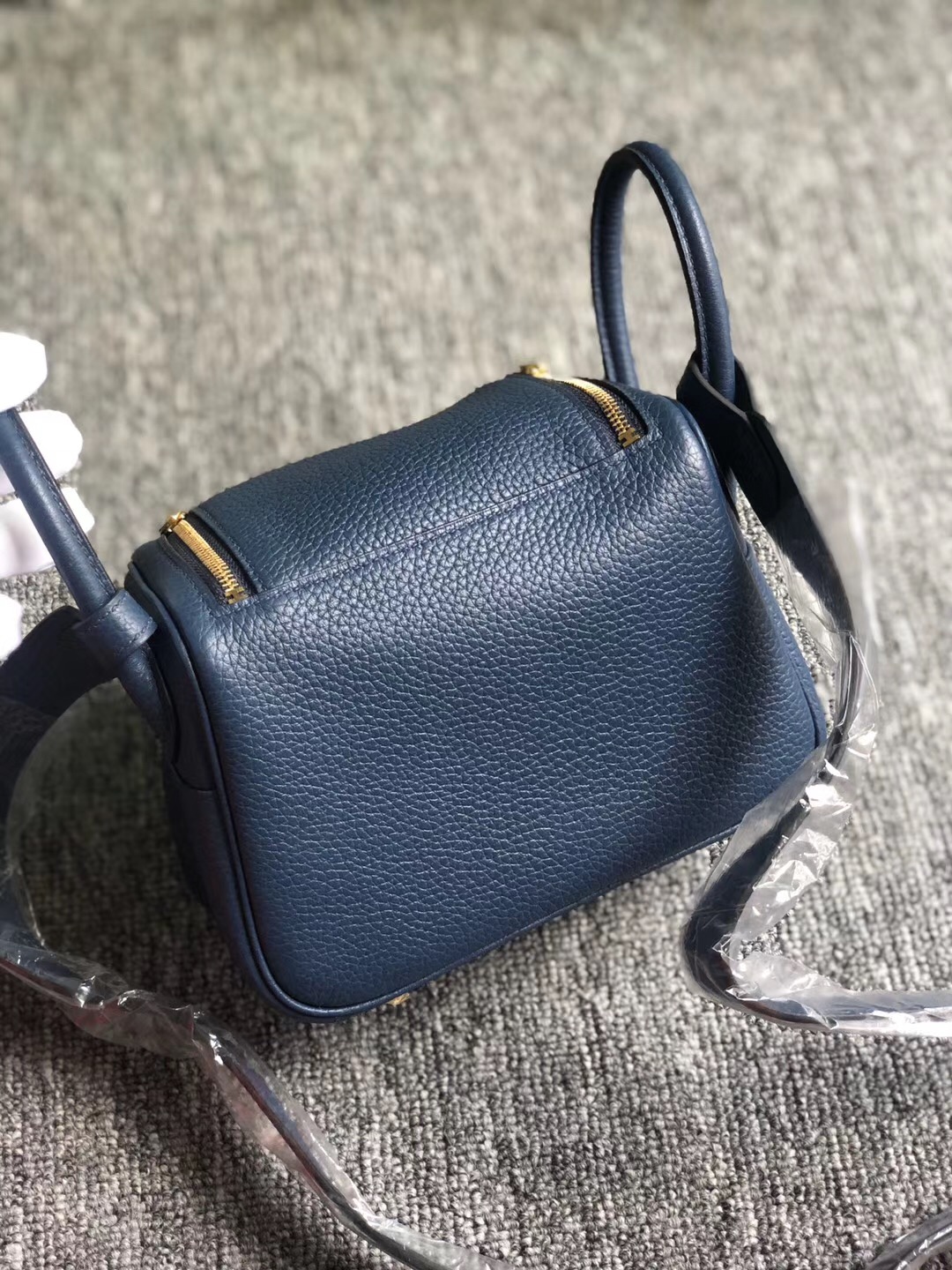 Hong Kong Hermes Lindy Mini taurillon Clemence CK73 Blue Sapphire