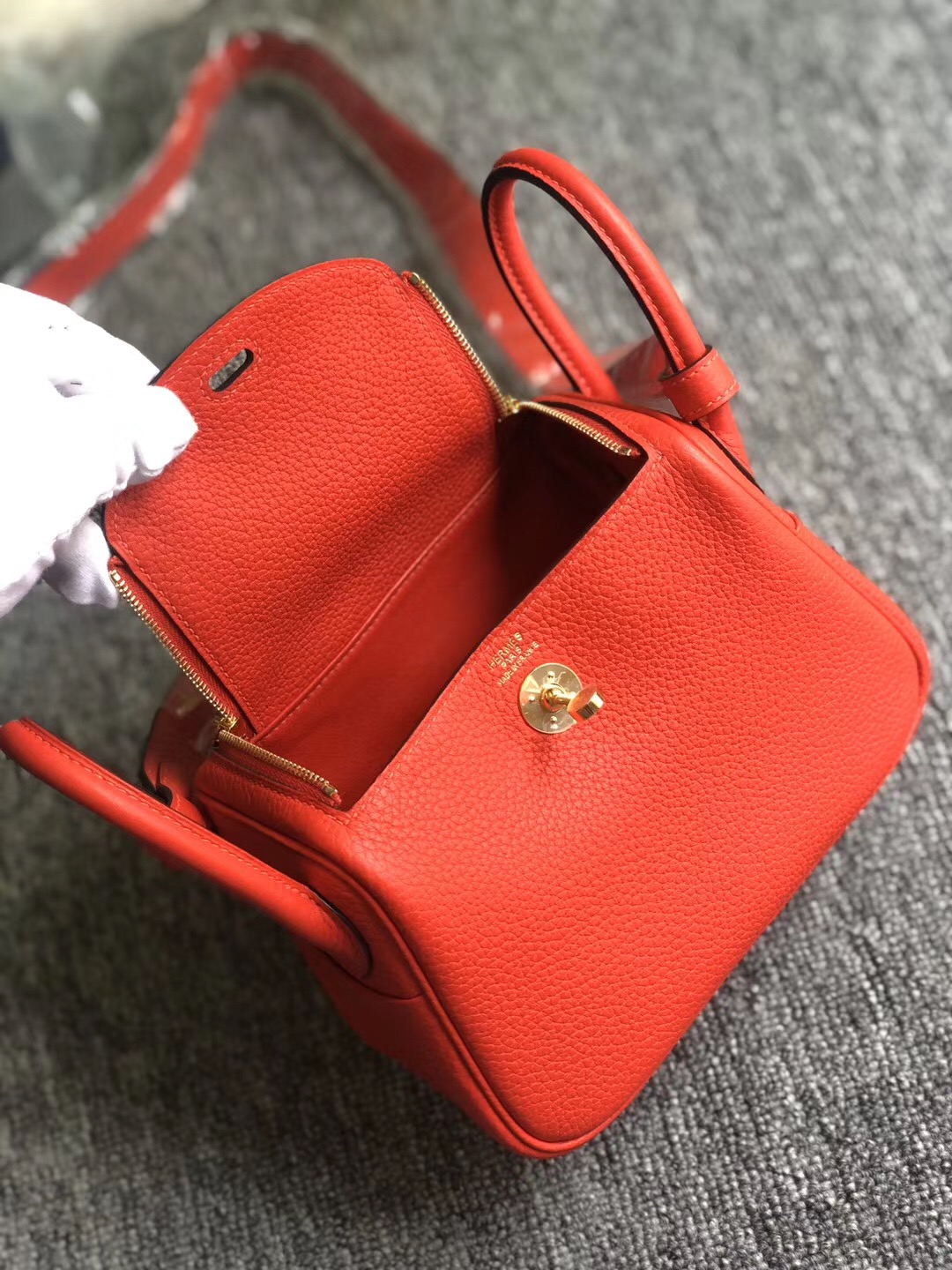 Hong Kong Hermes Lindy Mini S3 Rose de coeur 心紅色 taurillon Clemence