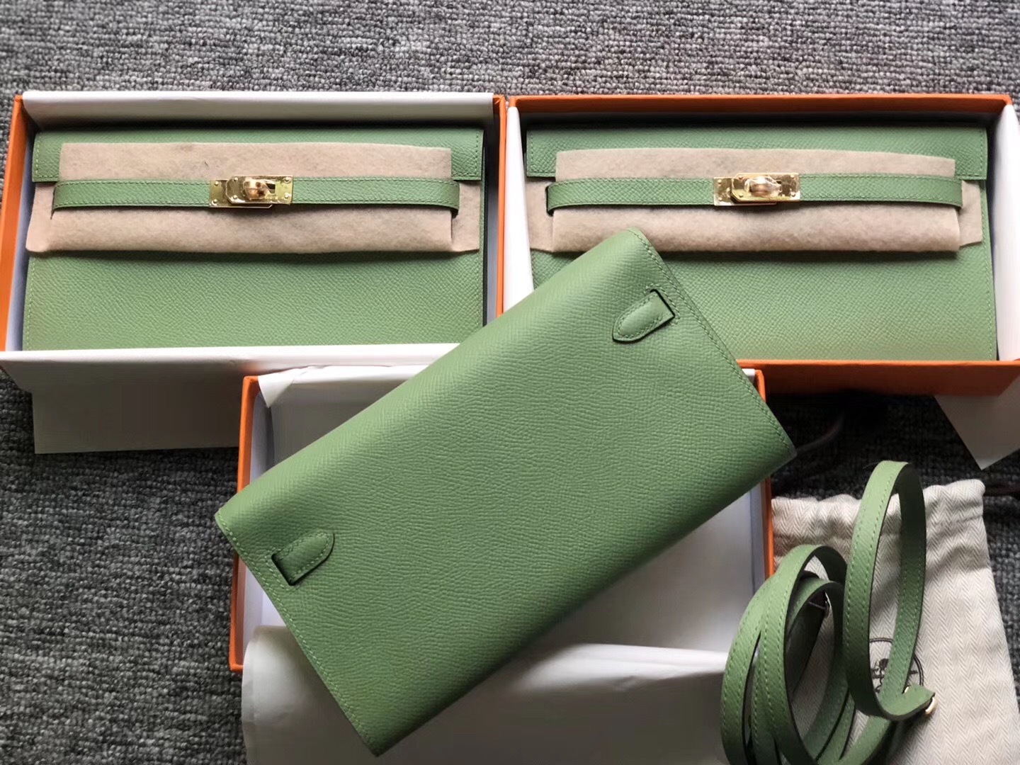 Hermes Kelly Classique To Go 3i Vert Criquet 牛油果綠 T0霧藍色 blue brume