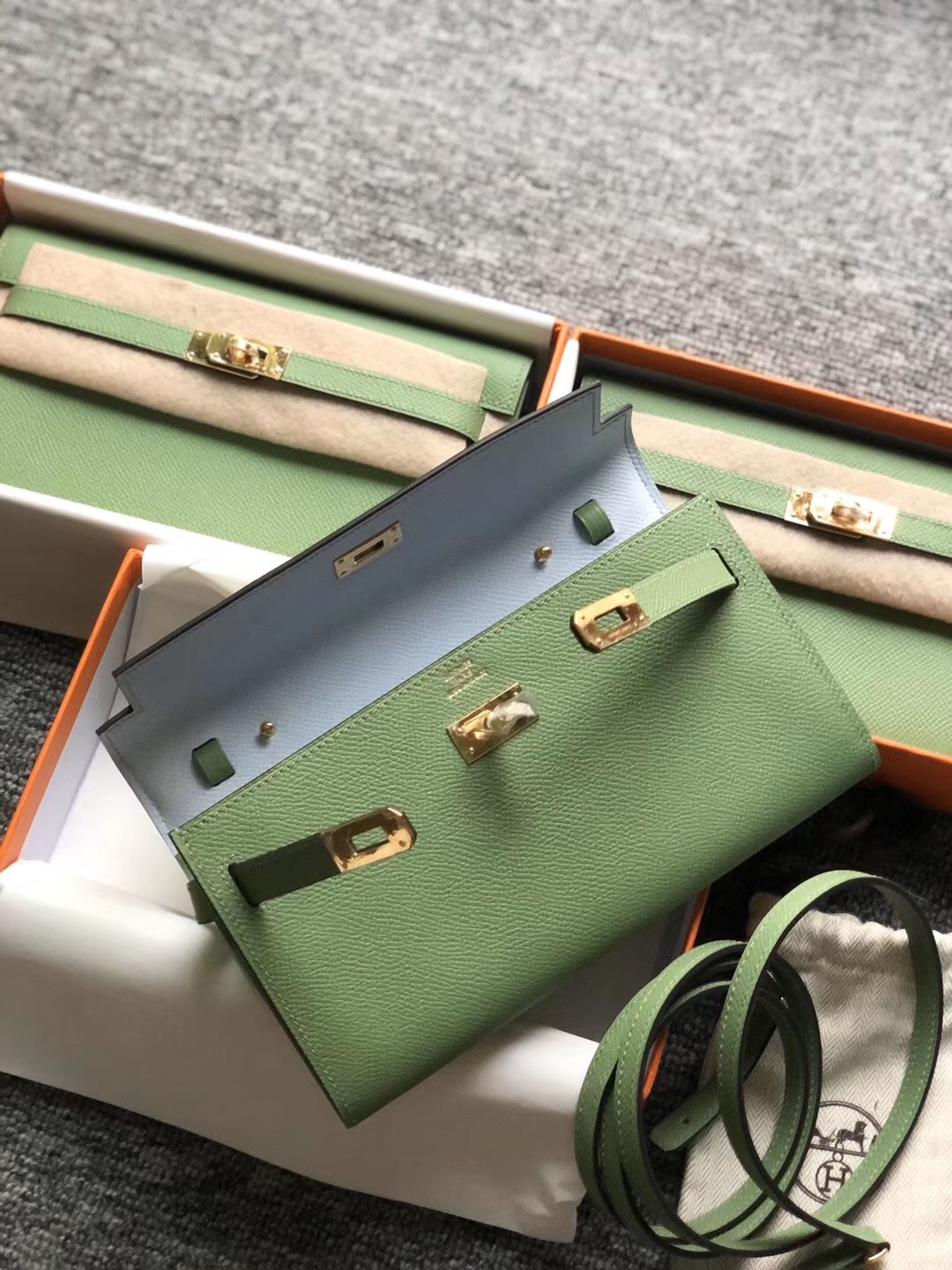 Hermes Kelly Classique To Go 3i Vert Criquet 牛油果綠 T0霧藍色 blue brume