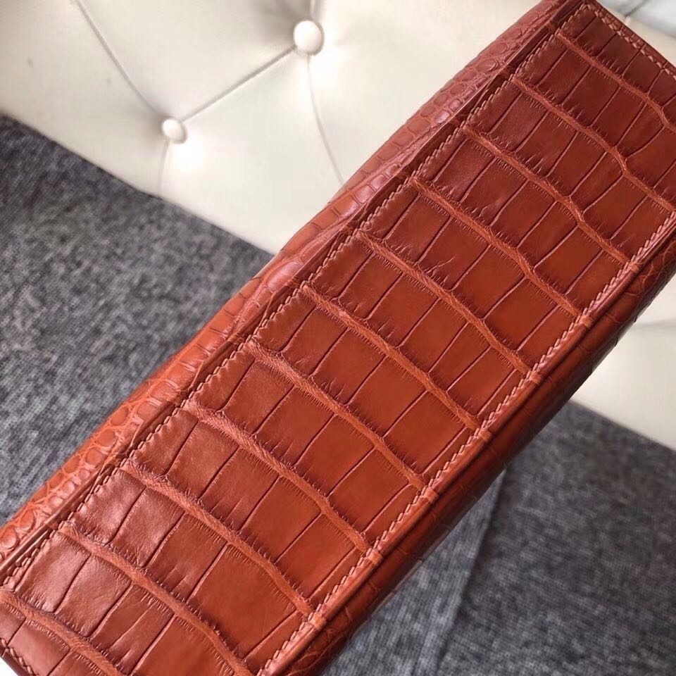 香港九龍城區愛馬仕 Hermes Mini kelly pochette Alligator matt 棕色 Saddle 馬鞍色