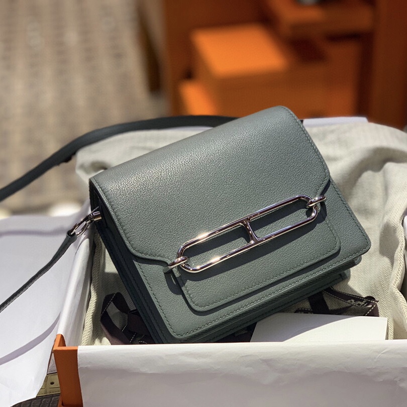 Hermes Roulis mini Evercolor 63 Vert Amande 杏綠色 全手工蜜蠟線縫製