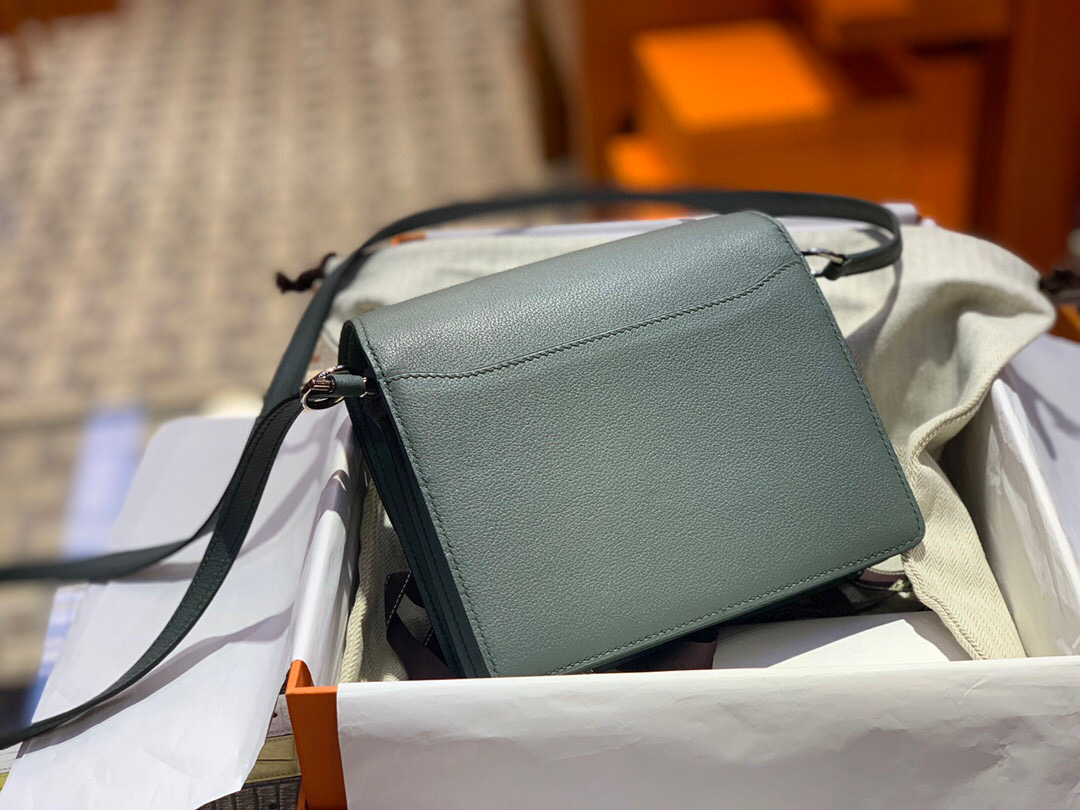 Hermes Roulis mini Evercolor 63 Vert Amande 杏綠色 全手工蜜蠟線縫製