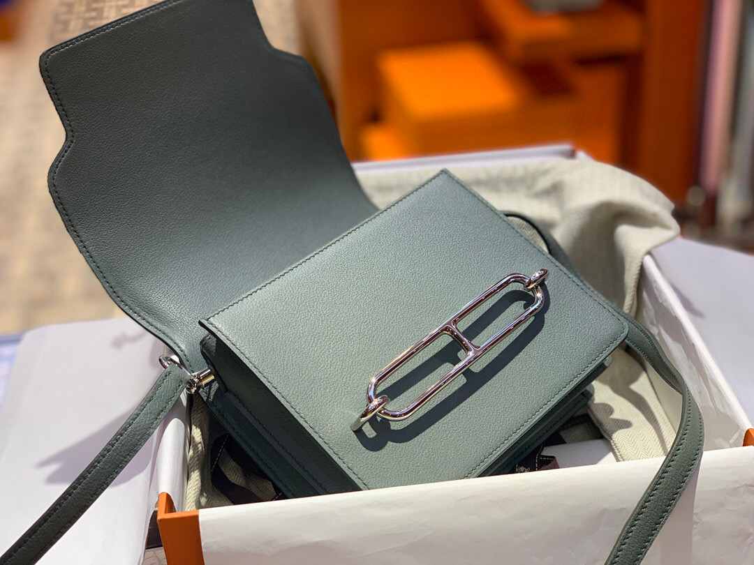 Hermes Roulis mini Evercolor 63 Vert Amande 杏綠色 全手工蜜蠟線縫製