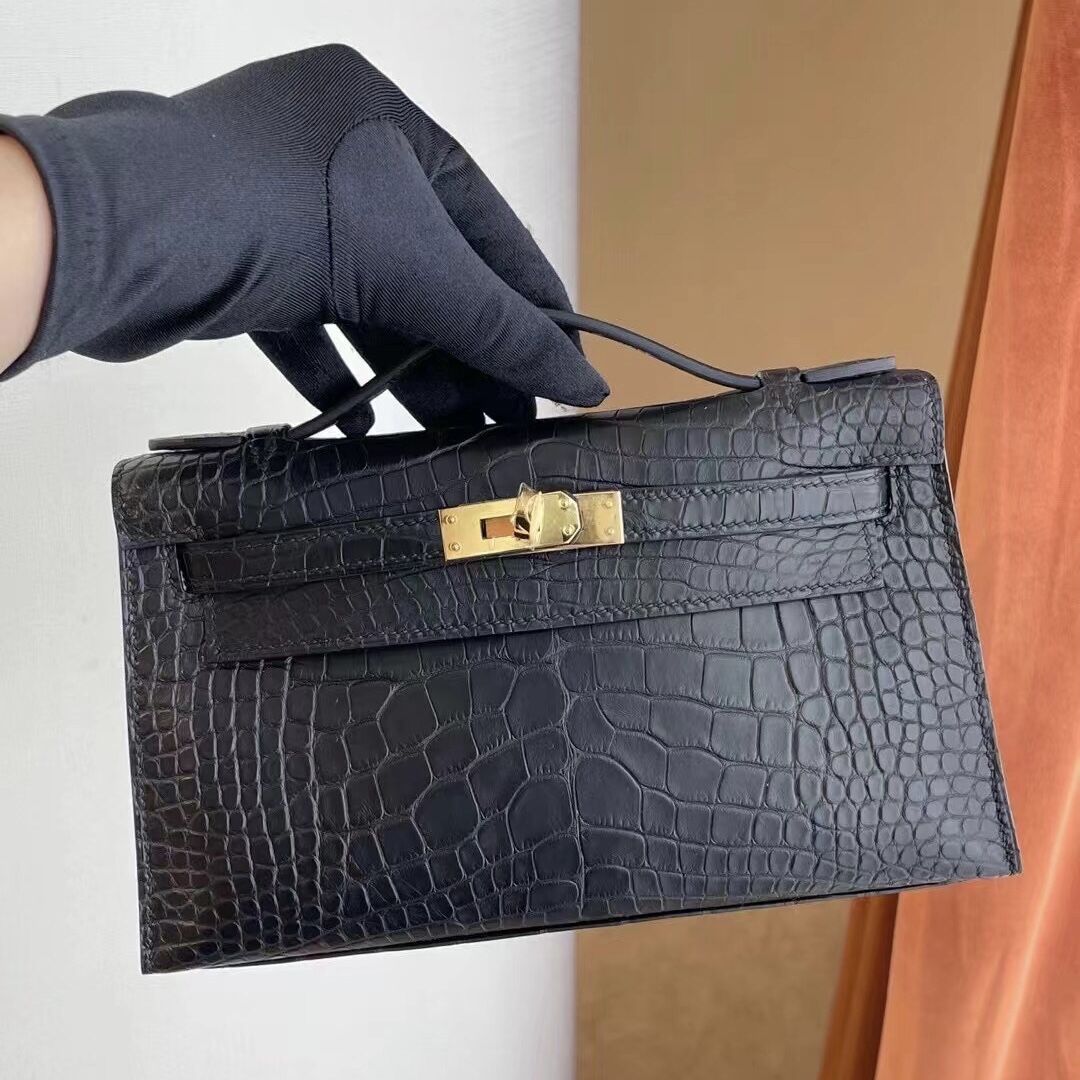 臺灣桃園市大溪區 Hermes Mini kelly pochette CK89 Noir 黑色 霧面方塊 美洲鱷魚