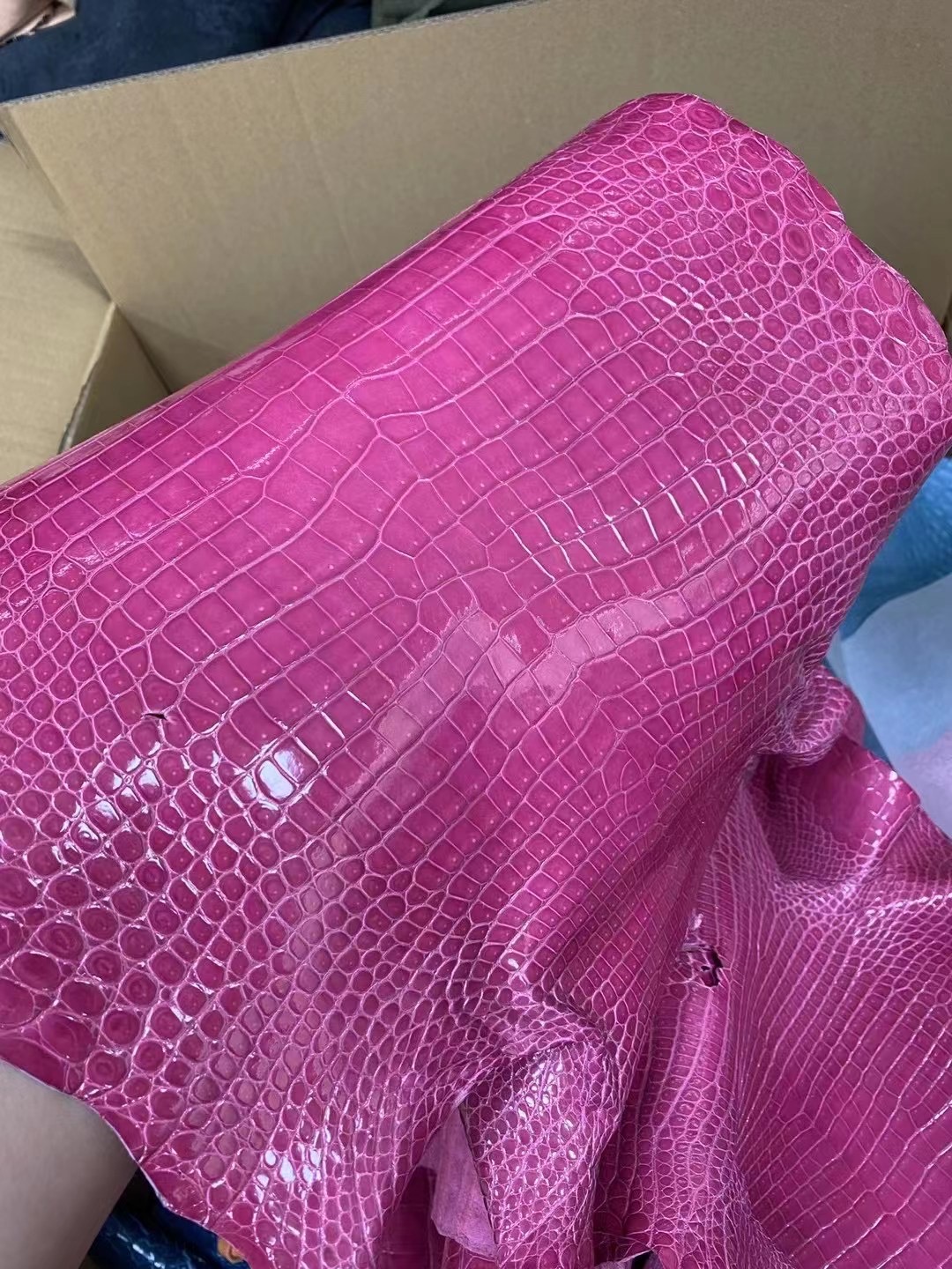 Hermes 5J Fuschia Pink 桃粉色 亮面 倒V 灣鱷 Shiny Porosus Crocodile