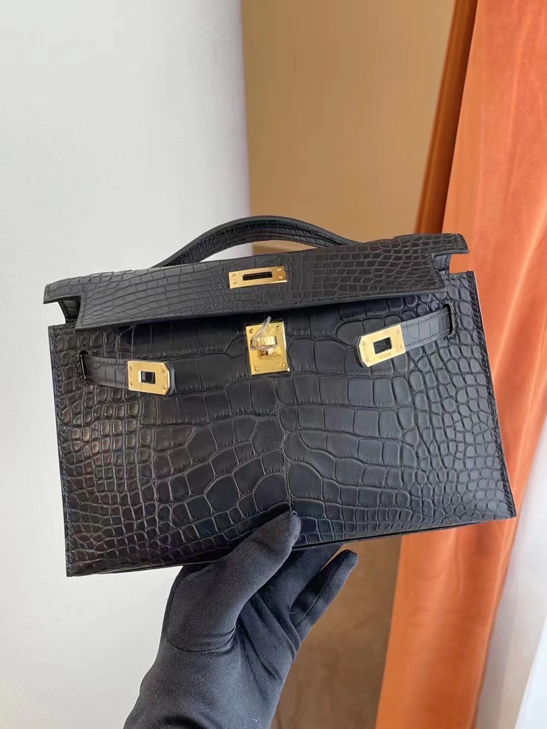 臺灣桃園市大溪區 Hermes Mini kelly pochette CK89 Noir 黑色 霧面方塊 美洲鱷魚