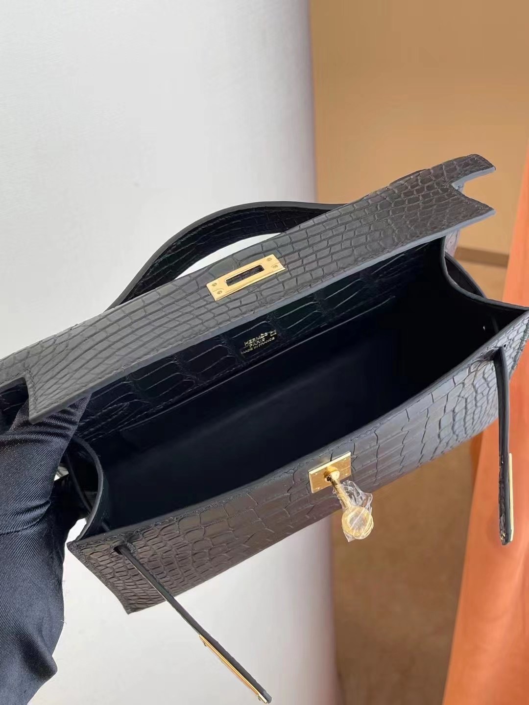 臺灣桃園市大溪區 Hermes Mini kelly pochette CK89 Noir 黑色 霧面方塊 美洲鱷魚