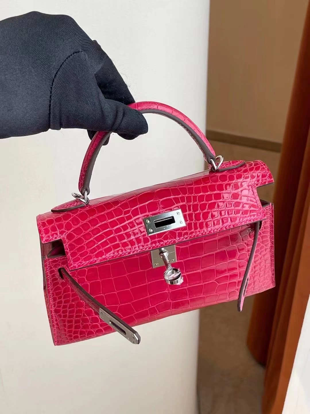 臺灣桃園市大園區 Hermes Kelly Mini II 2代 I6 Rose Extrême 極致粉 銀扣 亮面方塊 美洲鱷魚