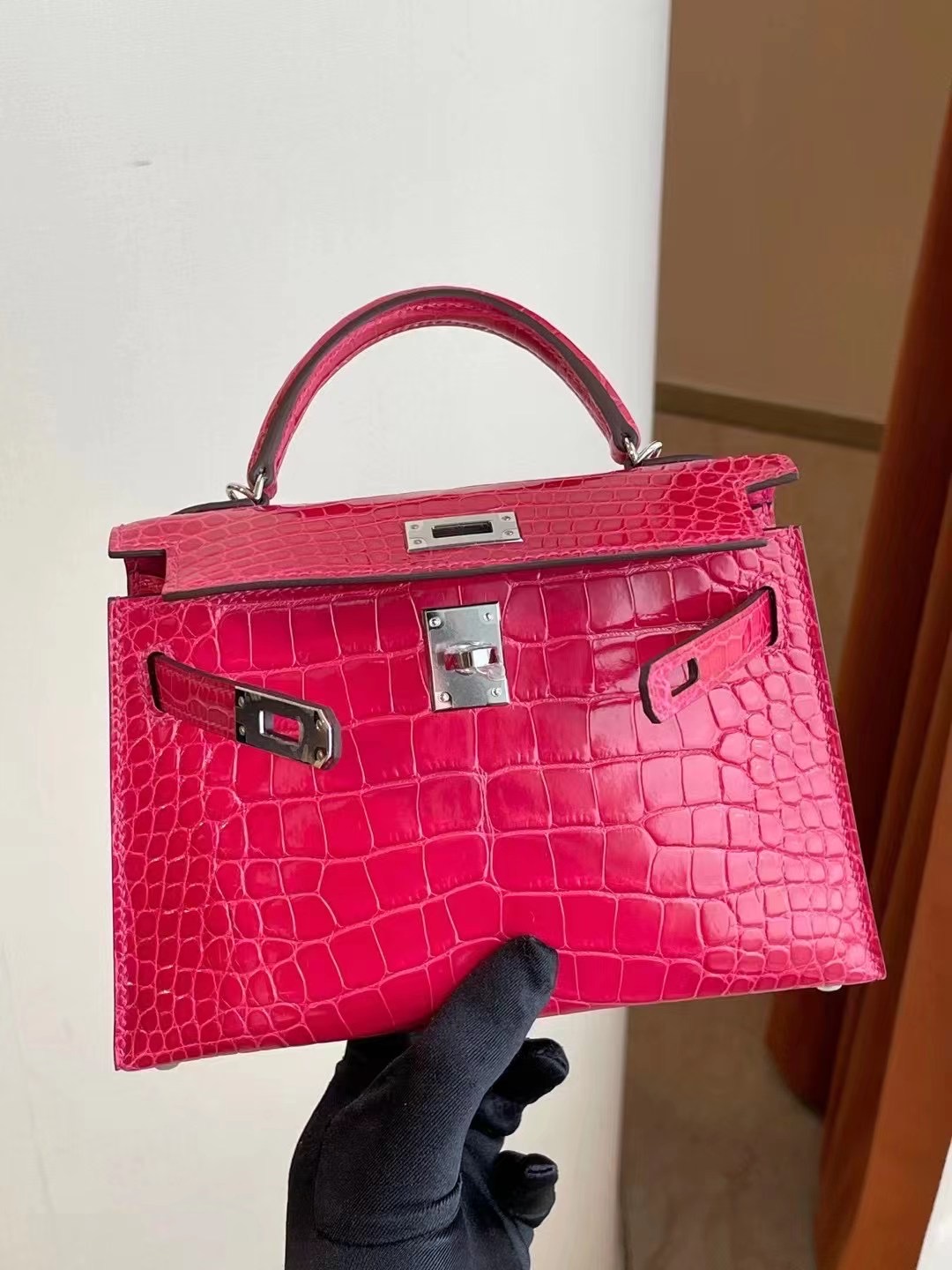 臺灣桃園市大園區 Hermes Kelly Mini II 2代 I6 Rose Extrême 極致粉 銀扣 亮面方塊 美洲鱷魚