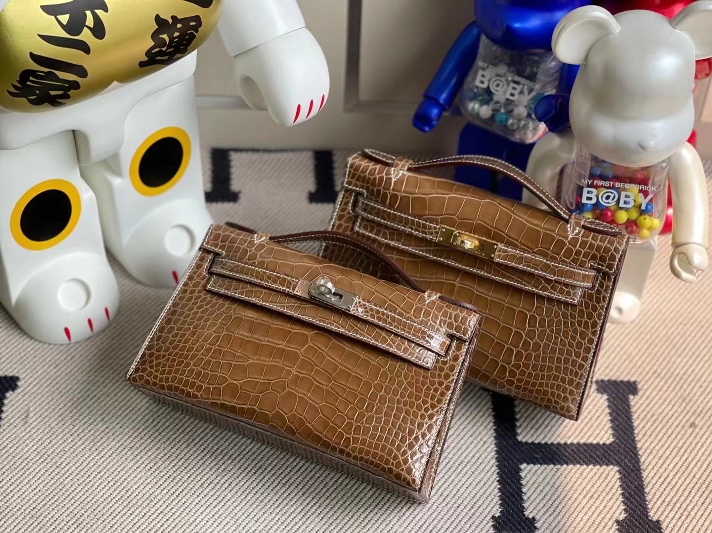 Hermes Mini Kelly Pochette 亮面美洲鱷魚 17 Ficelle 淡灰褐色 煙草色