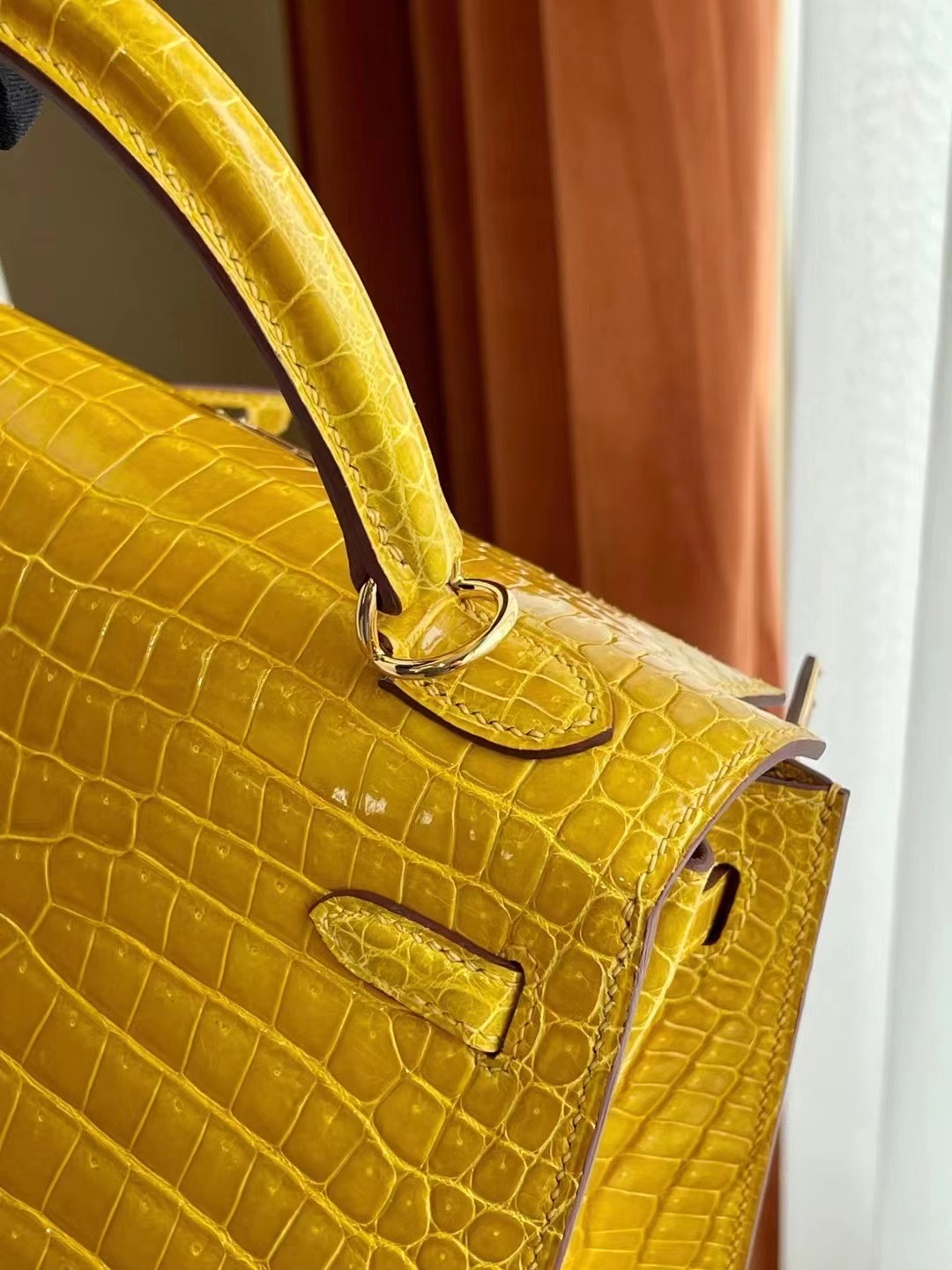 愛馬仕凱莉包25寸價格 Hermes Kelly 25cm 9D 琥珀黃 Amber 亮面灣鱷