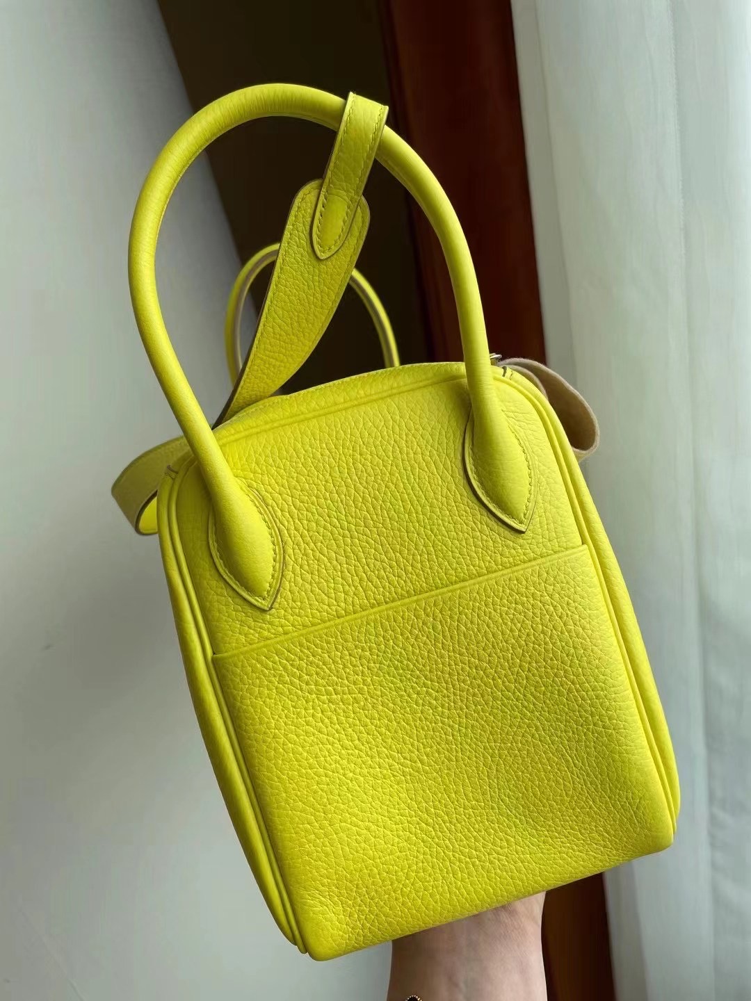 Hong Kong Hermes Lindy 26 9R Lime 檸檬黃 Taurillon Clemence 銀扣客定出