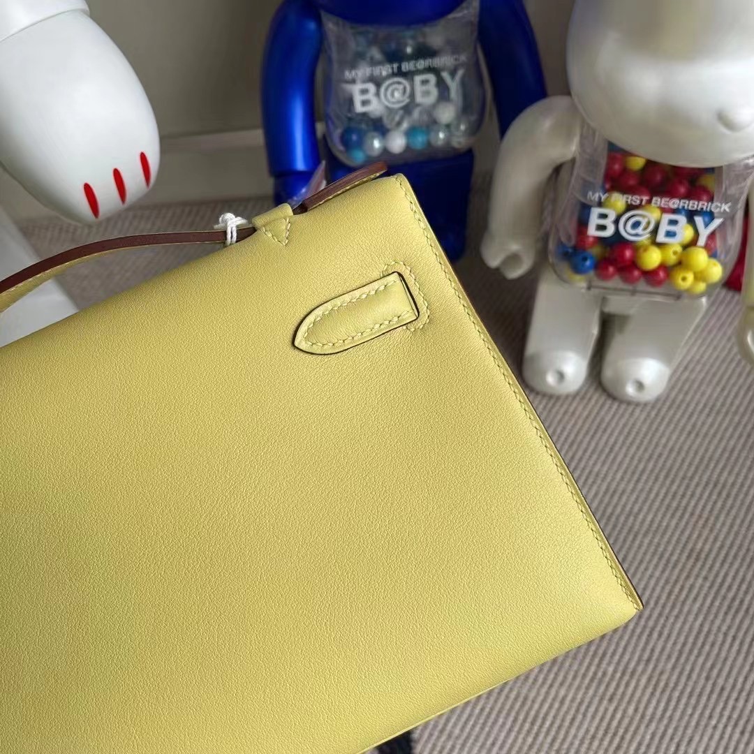 Hermes MiniKelly Pochette Swift calfskin 1Z jaune poussin 小雞黃 金扣 銀扣