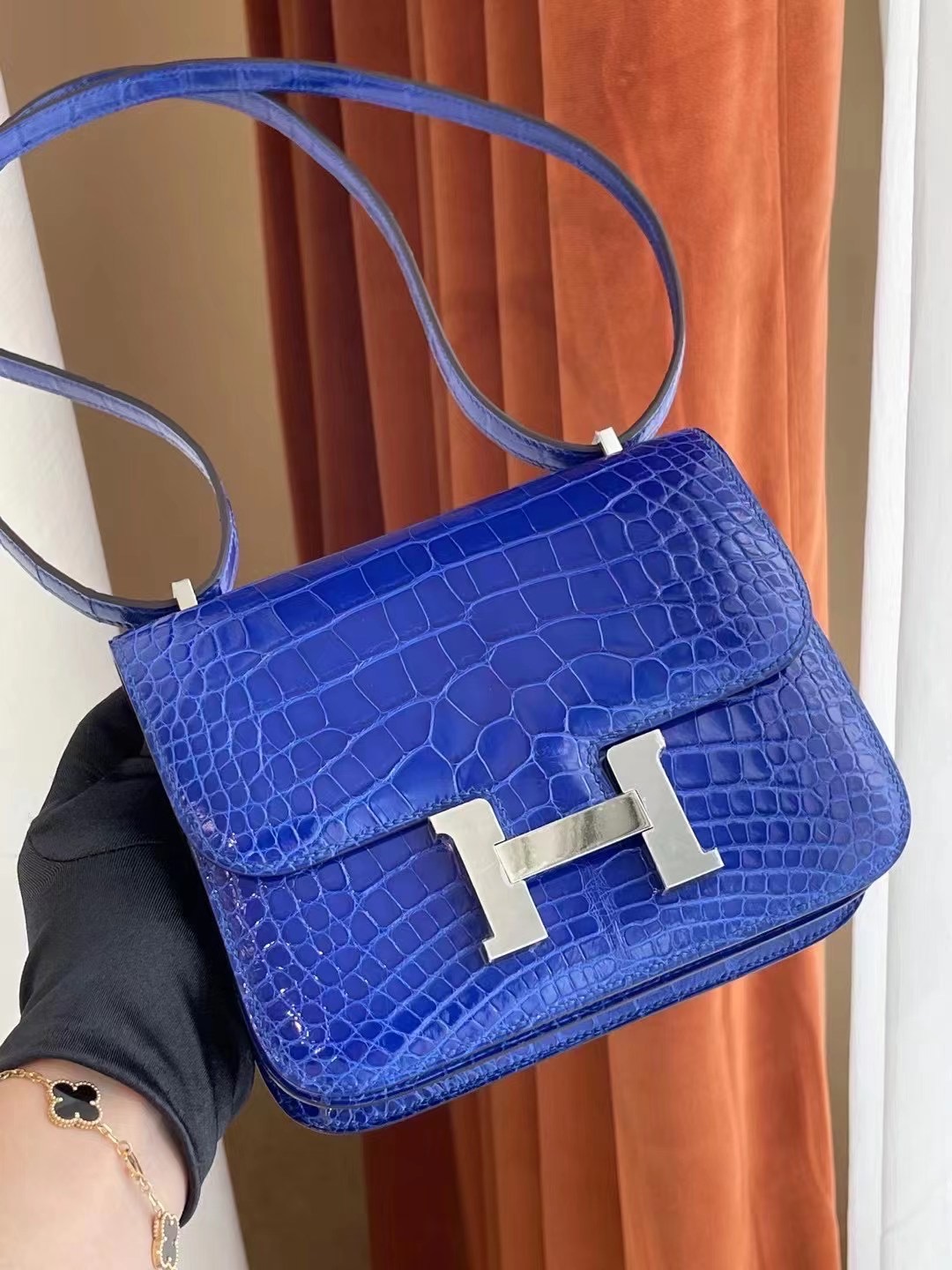 Kingdom of Saudi Arabia Hermes Constance Mini crocodile 7T Bleu Électrique 電光藍