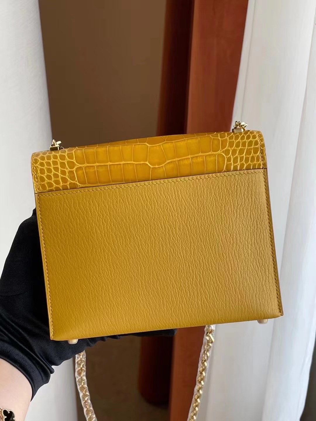 Saudi Arabia Riyadh Hermes Verrou Mini Touch Crocodile Chevre 9D Amber 琥珀黃