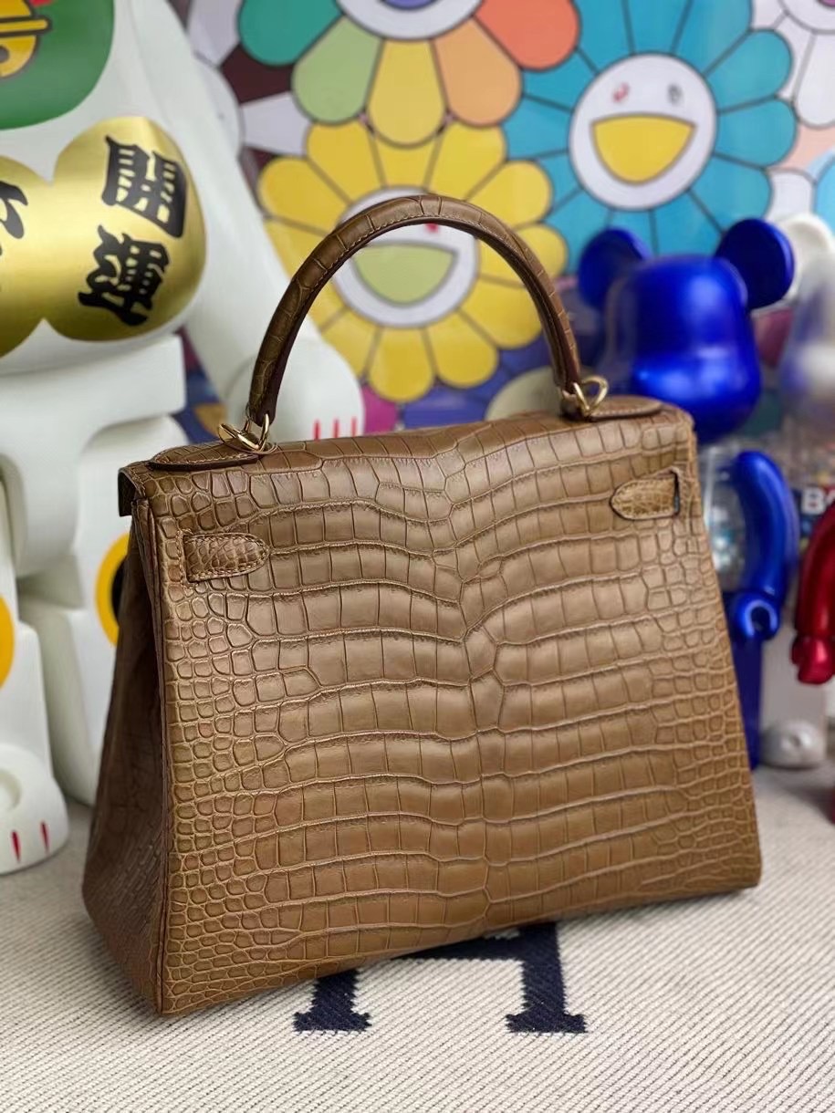 愛馬仕凱莉包28價格 Hermes Kelly 28cm 37 Gold 金棕色霧面倒V灣鱷金扣