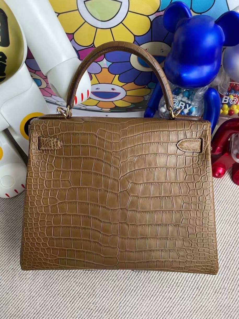 愛馬仕凱莉包28價格 Hermes Kelly 28cm 37 Gold 金棕色霧面倒V灣鱷金扣