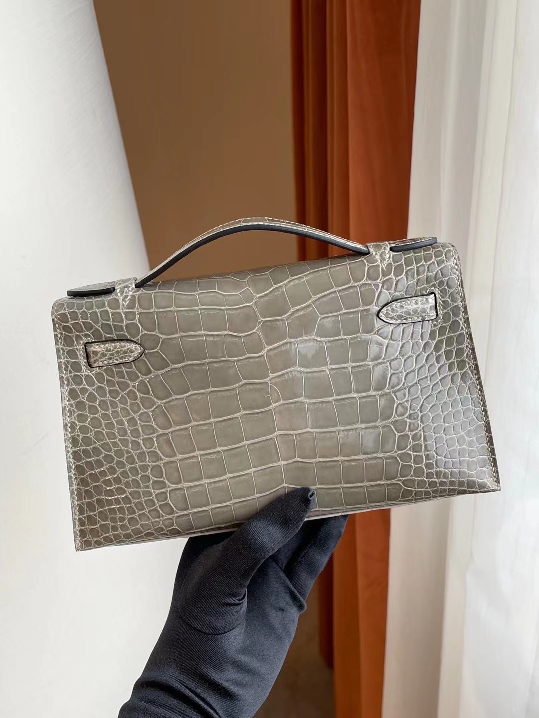 Hong Kong MiniKelly Pochette 81 Gris Tourterelle 斑鳩灰 亮面方塊 美洲鱷魚