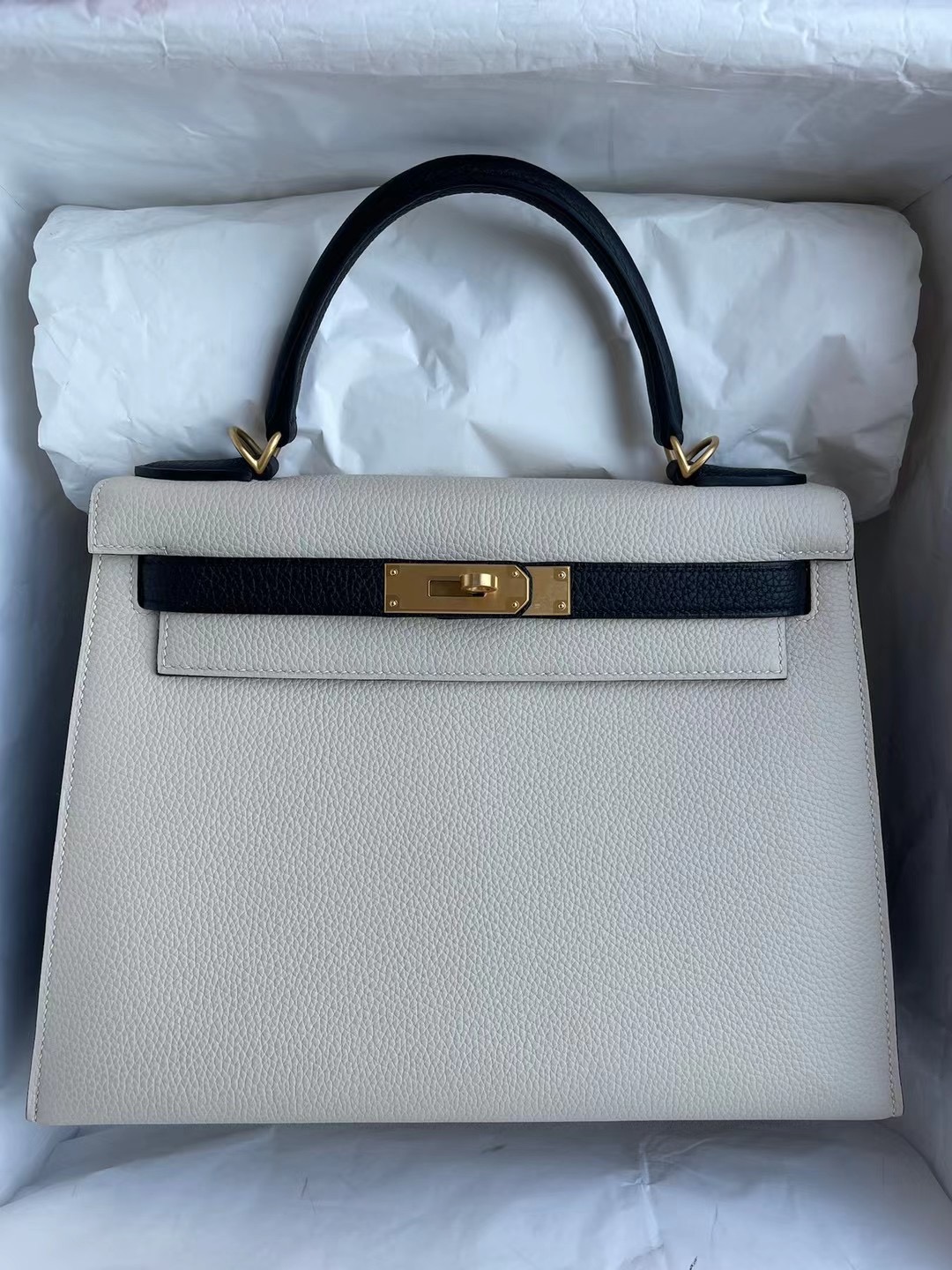 Hermes Kelly 28 Togo 外縫 10 Craie奶昔白 89 Noir 黑色磨砂金扣