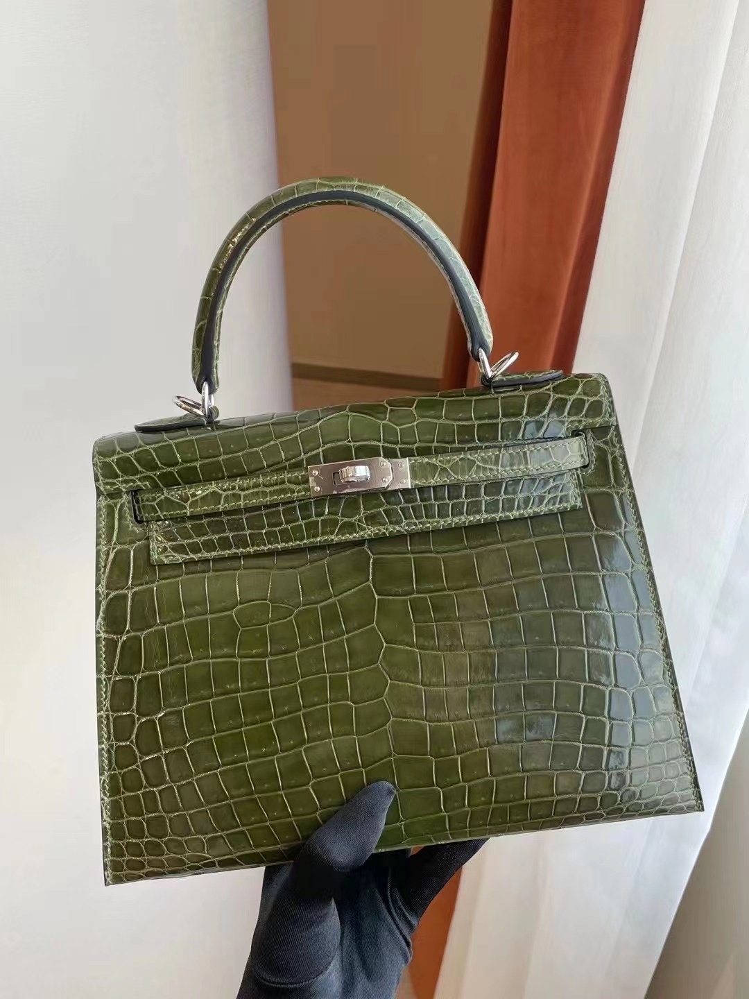 愛馬仕凱莉包25價格 Hermes Kelly 25cm 6H vert Veronese 橄欖綠 亮面鱷魚