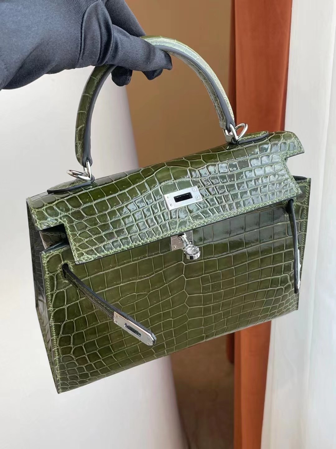 愛馬仕凱莉包25價格 Hermes Kelly 25cm 6H vert Veronese 橄欖綠 亮面鱷魚