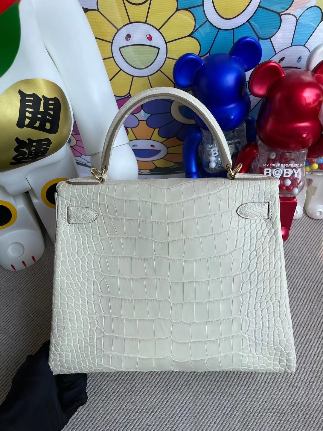 愛馬仕y刻和z刻的區別 Hermes Kelly 28 8L Beton 奶油白 霧面美洲鱷魚