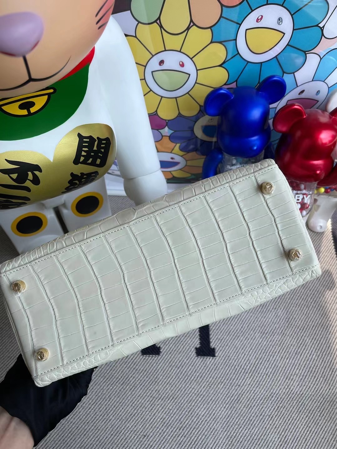 愛馬仕y刻和z刻的區別 Hermes Kelly 28 8L Beton 奶油白 霧面美洲鱷魚