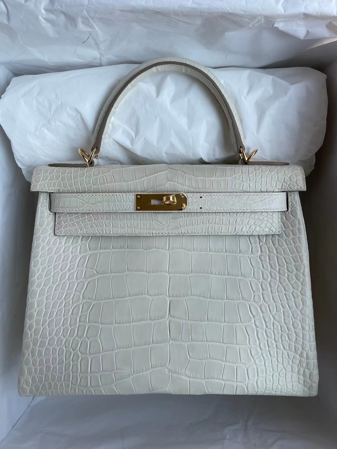 愛馬仕y刻和z刻的區別 Hermes Kelly 28 8L Beton 奶油白 霧面美洲鱷魚