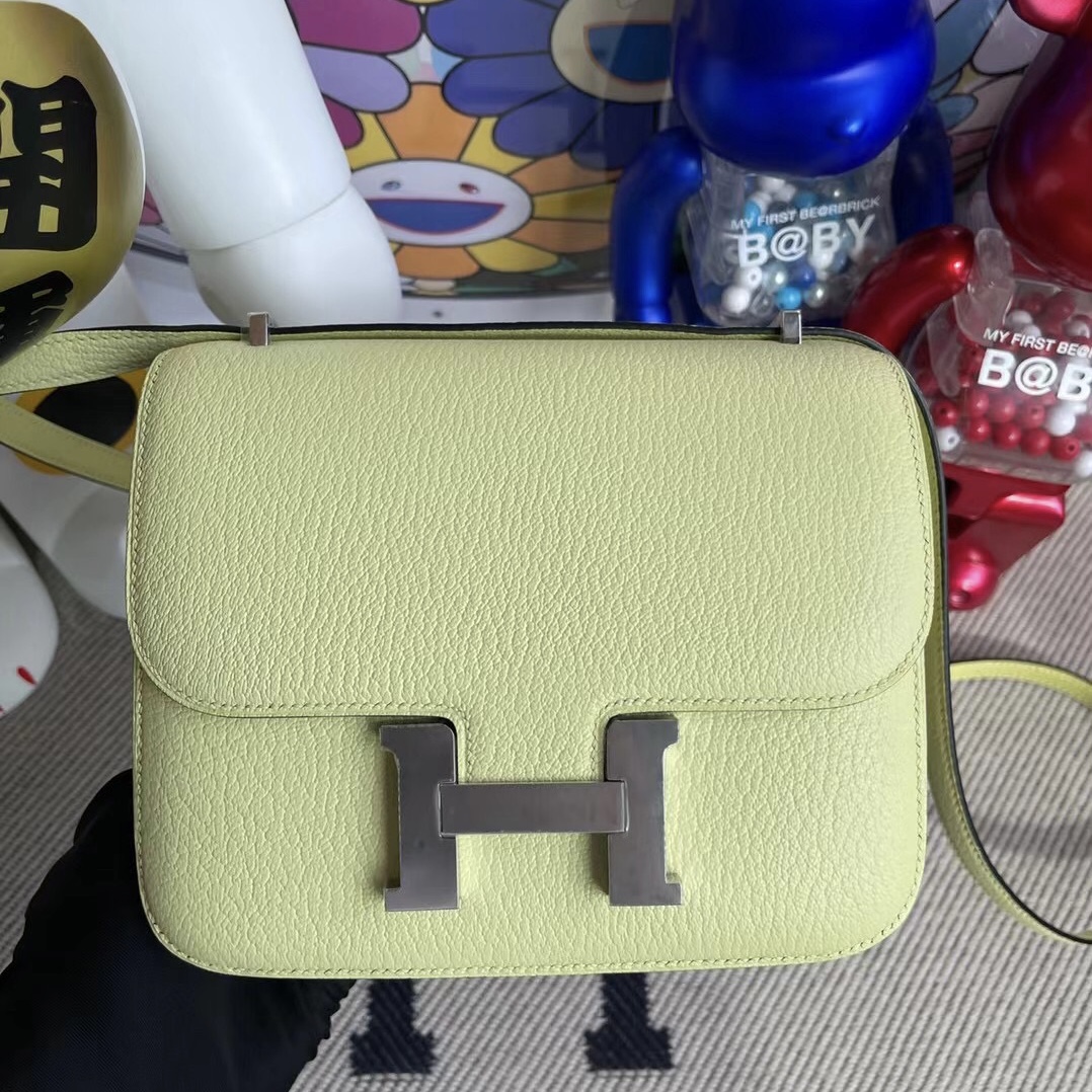 Hermes Constance 18 Chevre 山羊皮 R9 Jaune Bourgeon 嫩芽黃 銀扣