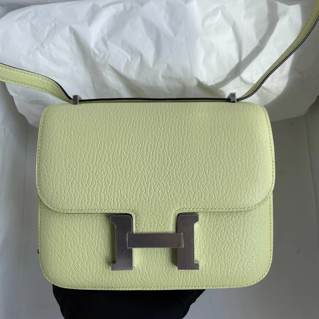 Hermes Constance 18 Chevre 山羊皮 R9 Jaune Bourgeon 嫩芽黃 銀扣