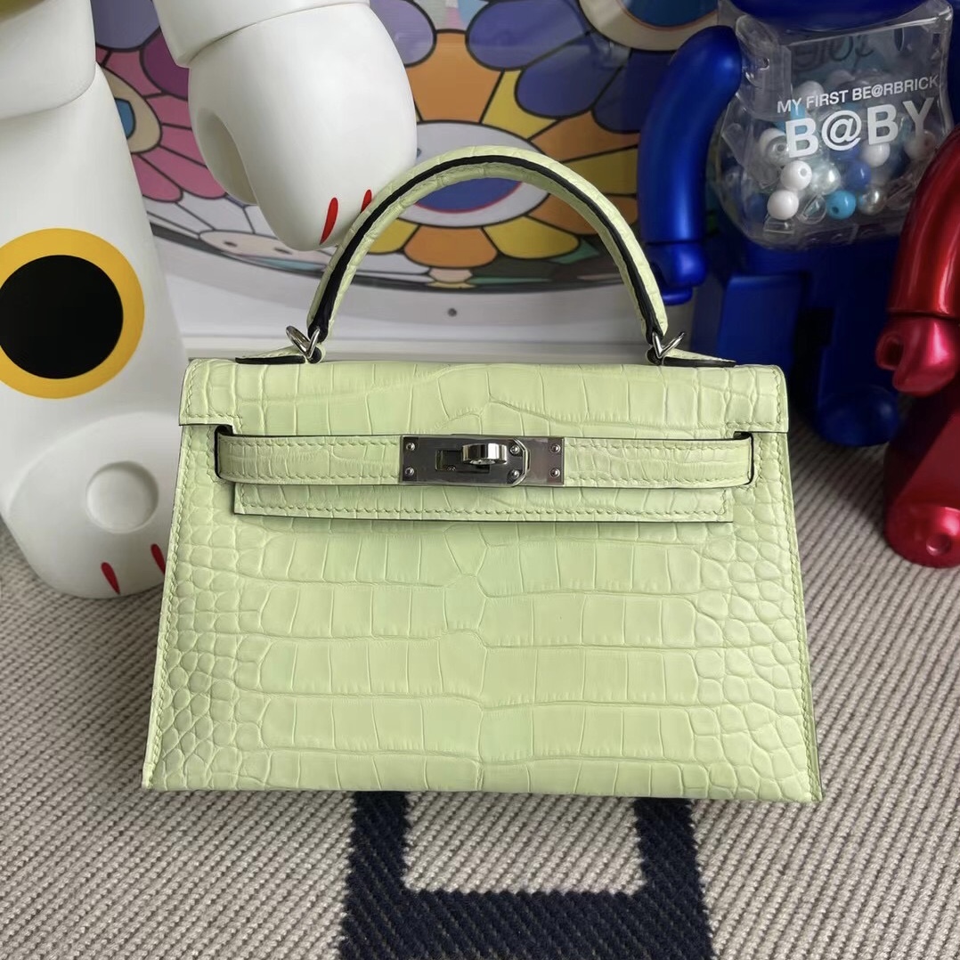 Hermes Kelly Mini Ⅱ 2代霧面方塊 美洲鱷魚 R9 Jaune Bourgeon 嫩芽黃銀扣