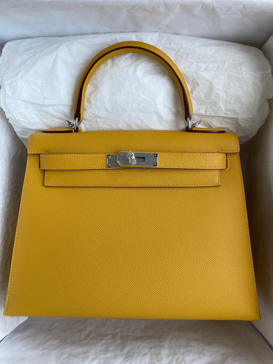 Hermes Kelly 28 Epsom HSS 10 奶昔白/M8 瀝青灰 9O 那不勒斯黃 9D 琥珀黃